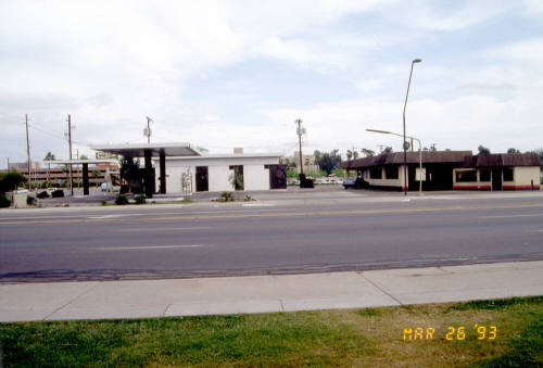 914 and 916 E Apache Boulevard
