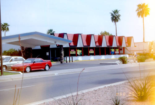 1020 E. Apache Blvd., Pizza Hut