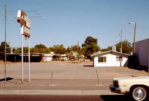 Empty lot, 1630 E. Apache