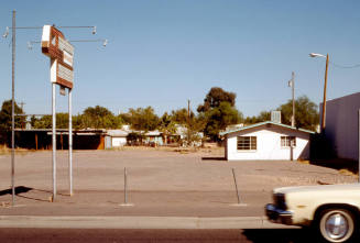 Empty lot, 1630 E. Apache