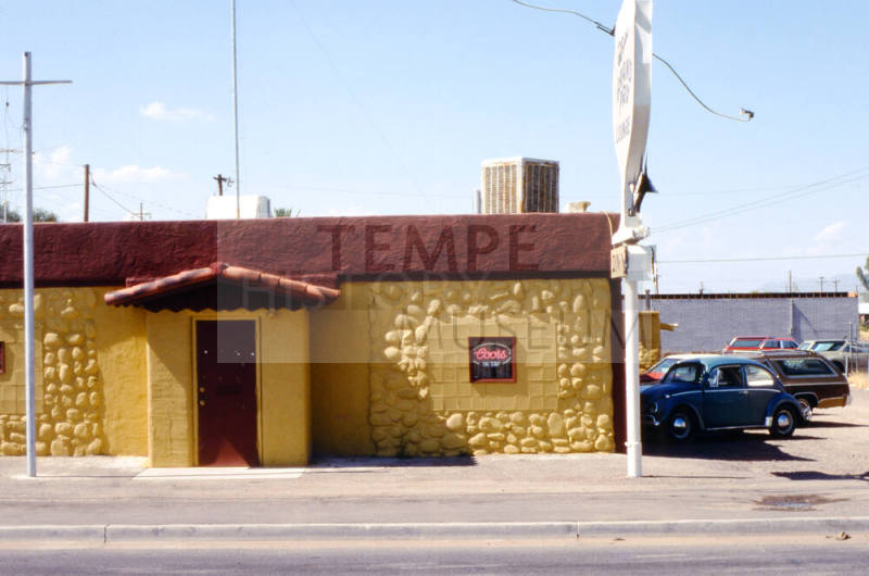 Oxbow Bar, 1810 E. Apache