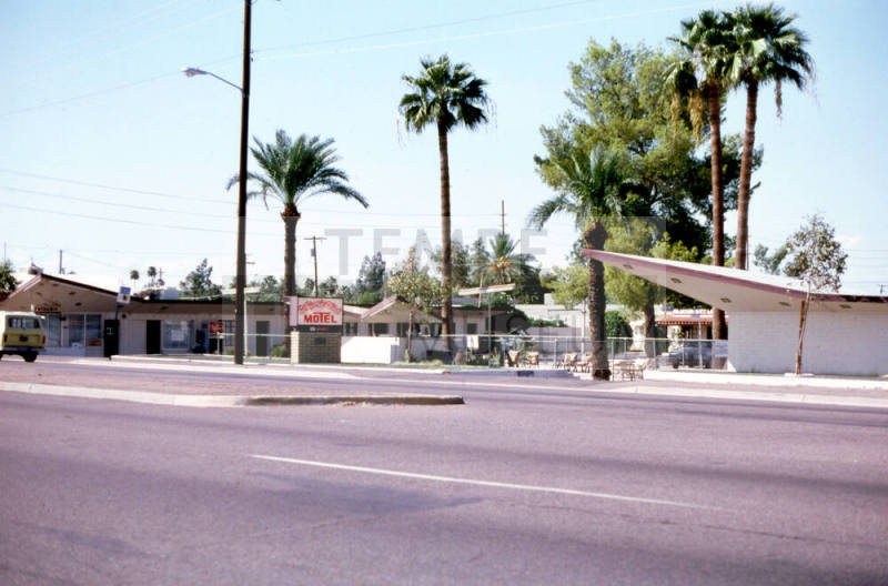 Whispering Wind Motel, 1814 E. Apache