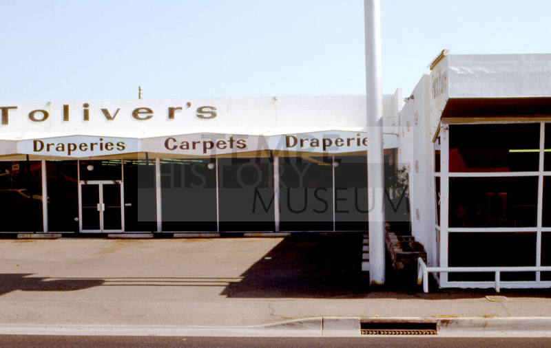 Toliver's, 1920 - 1926 E. Apache