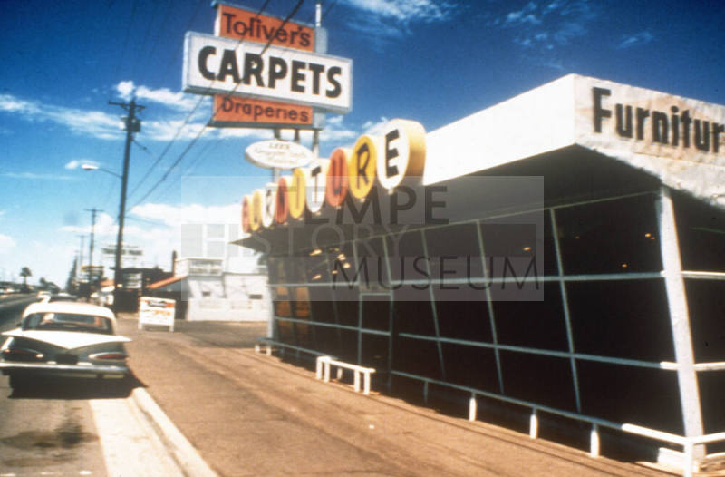 Toliver's, 1920 - 1926 E. Apache