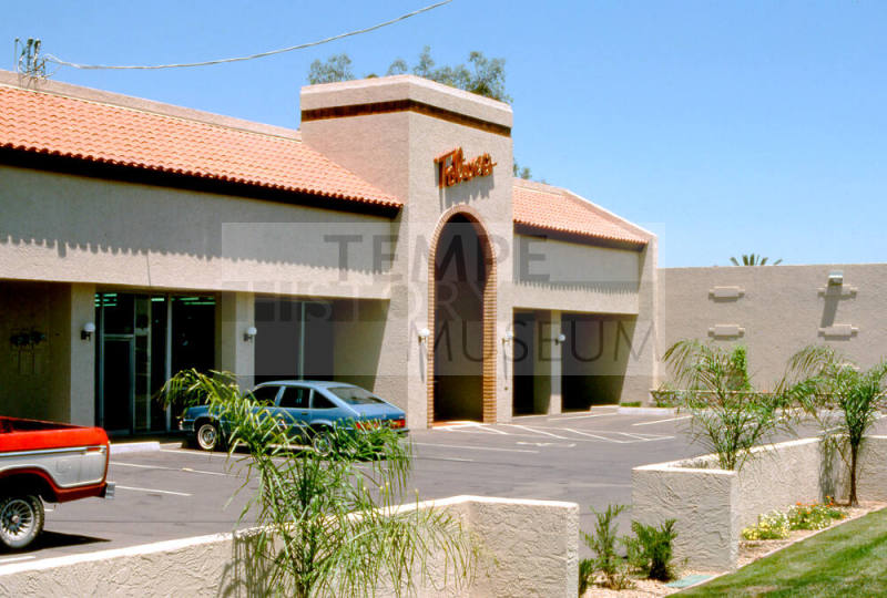 Toliver's, 1920 - 1926 E. Apache