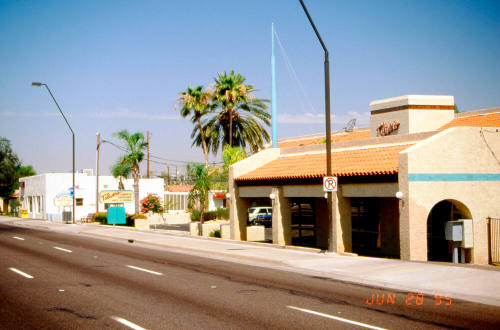 Toliver's, 1920 - 1926 E. Apache