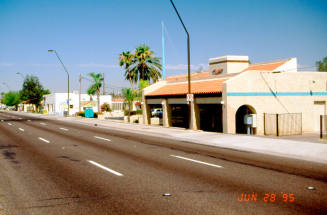 Toliver's, 1920 - 1926 E. Apache