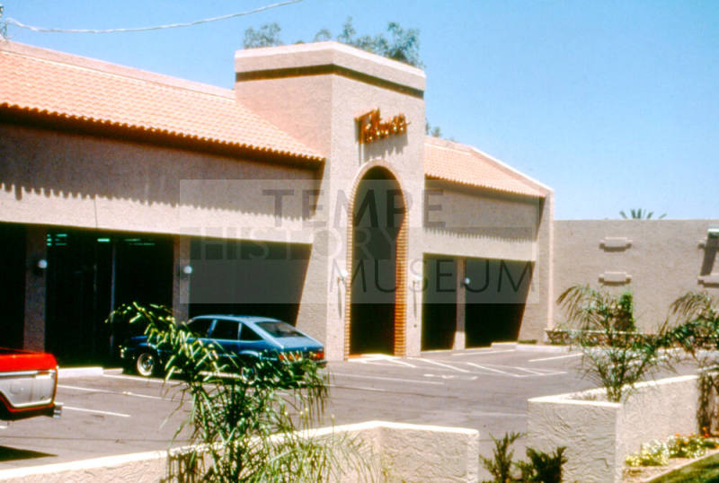 Toliver's, 1920 - 1926 E. Apache