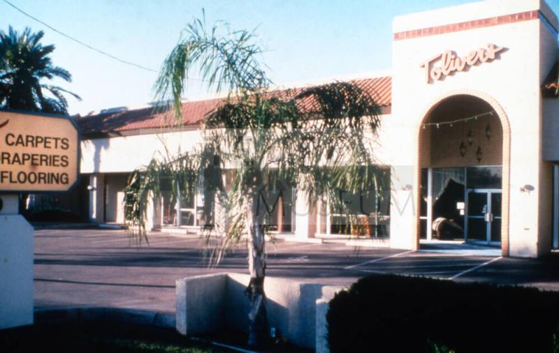 Toliver's, 1920 - 1926 E. Apache