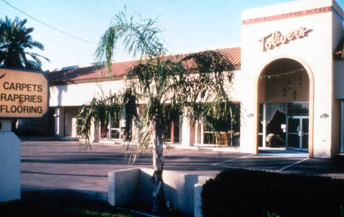 Toliver's, 1920 - 1926 E. Apache