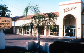 Toliver's, 1920 - 1926 E. Apache