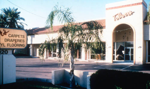 Toliver's, 1920 - 1926 E. Apache