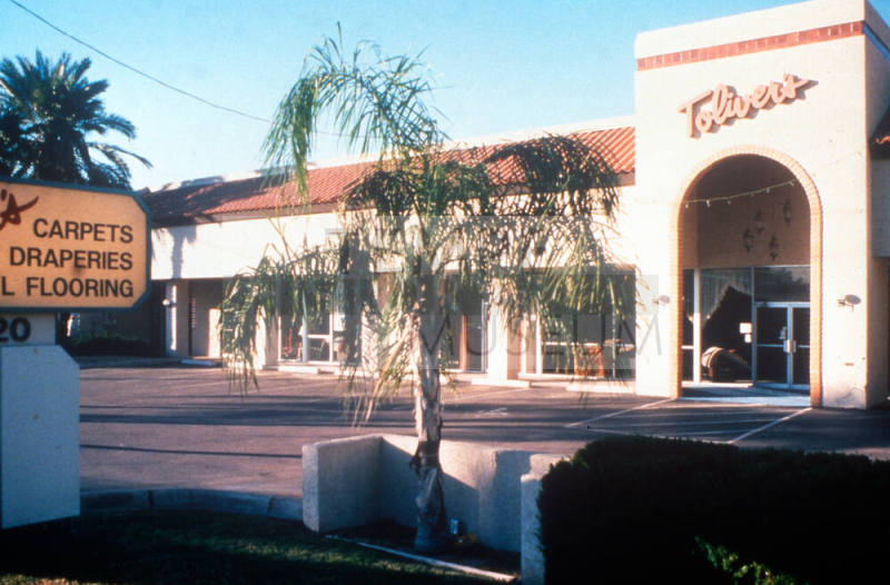 Toliver's, 1920 - 1926 E. Apache