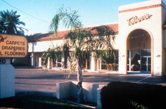 Toliver's, 1920 - 1926 E. Apache