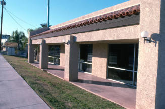 Toliver's, 1920 - 1926 E. Apache