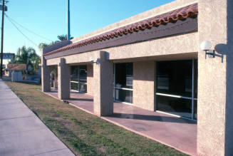 Toliver's, 1920 - 1926 E. Apache