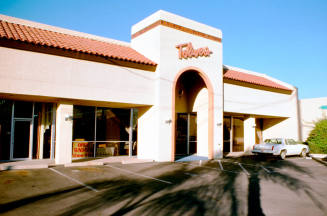 Toliver's, 1920 - 1926 E. Apache