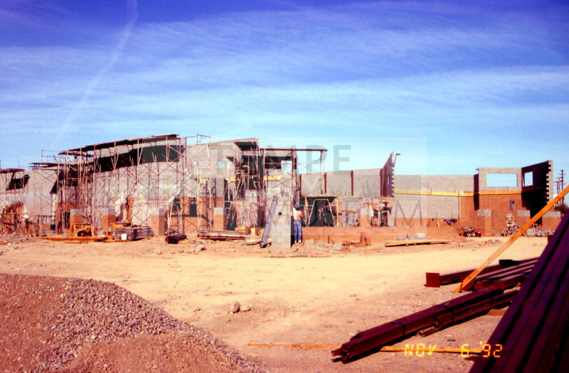 United States Post Office, 1962 E. Apache