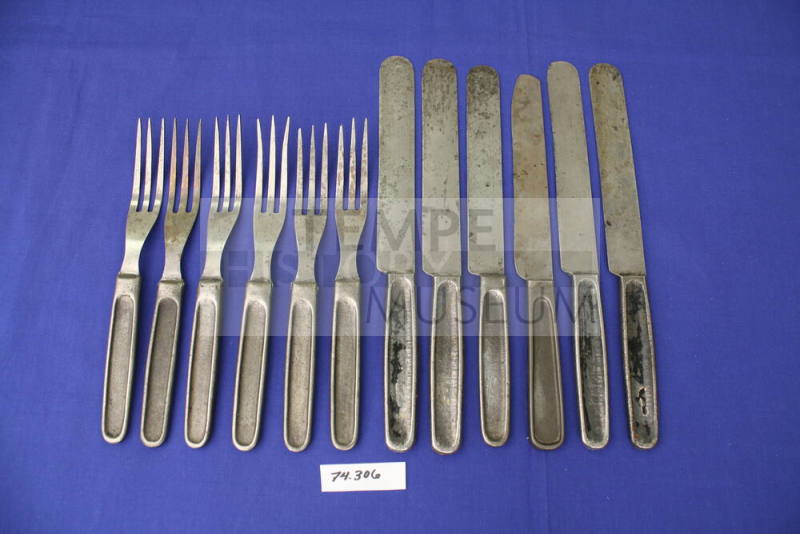 Set of 12 silverware