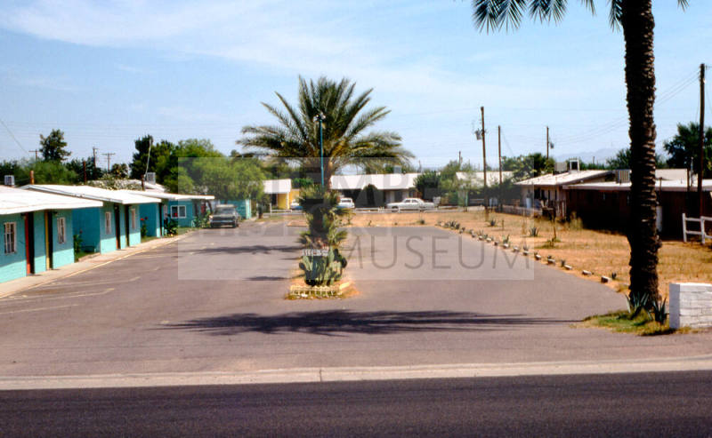 M-M Motel, 2010 E. Apache