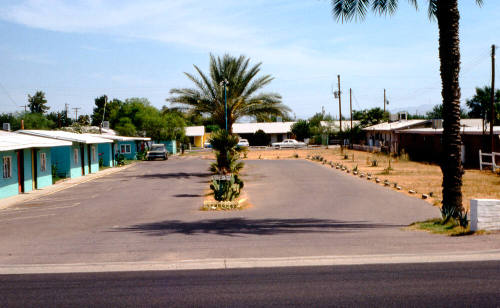 M-M Motel, 2010 E. Apache
