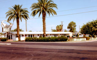 Catalina Motel - 2090 E. Apache