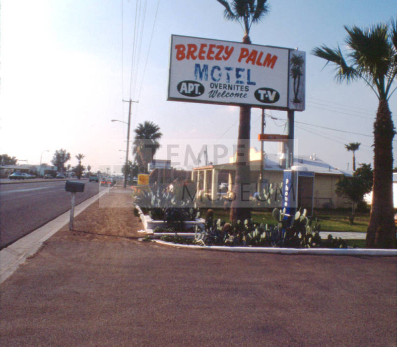 Breezy Palm Motel - 2150 E. Apache