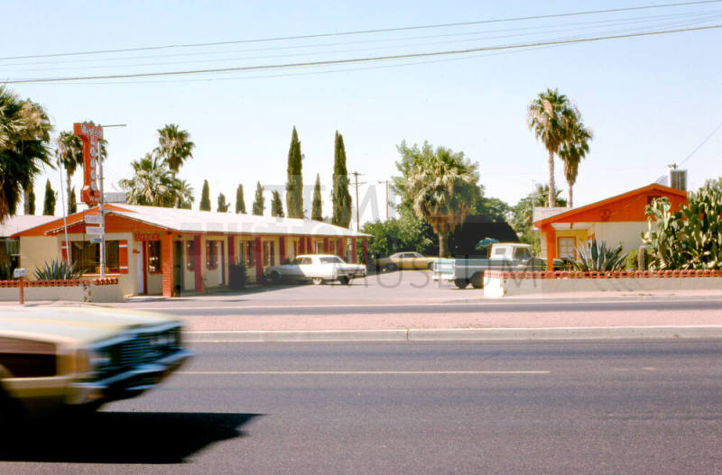 Western Lodge - 2174 E. Apache