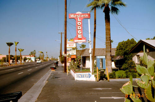 Western Lodge - 2174 E. Apache