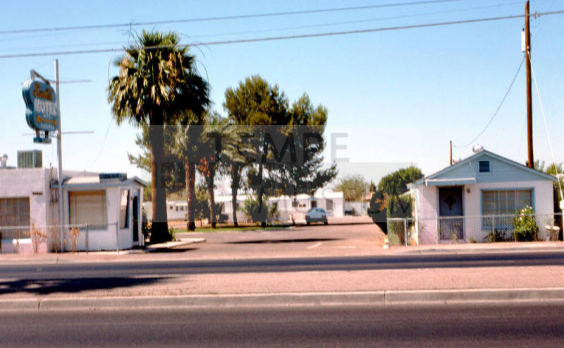 Siesta Motel and Apartments - 2232 E. Apache