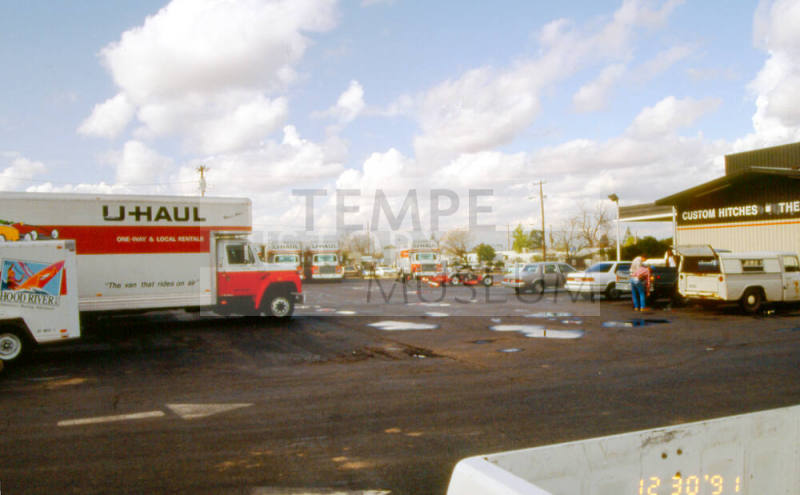 Uhaul - 2340 E. Apache