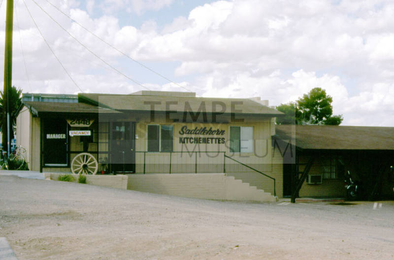 Saddlehorn Kitchenettes - 2448 E. Apache