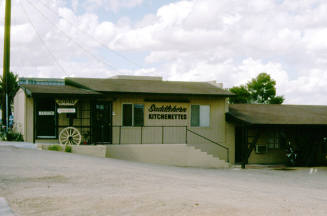 Saddlehorn Kitchenettes - 2448 E. Apache