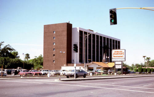 Howard Johnson Restaurant and Motor Lodge - 225 E. Apache