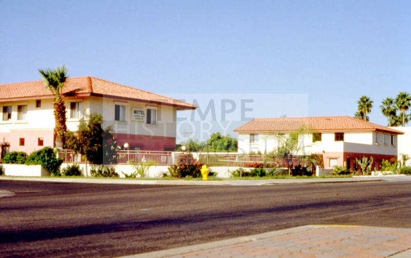 Hideaway Lodge Motel, 1461 E. Apache