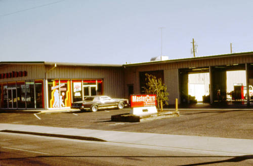 Firestone, 1801 E. Apache