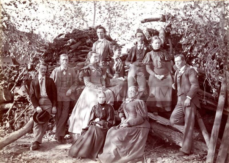 Broomell, Johnson, and Relatives Family Portrait
