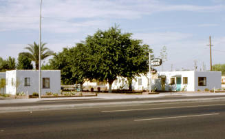 Soo City Sue Motel, 2101 E. Apache Blvd.