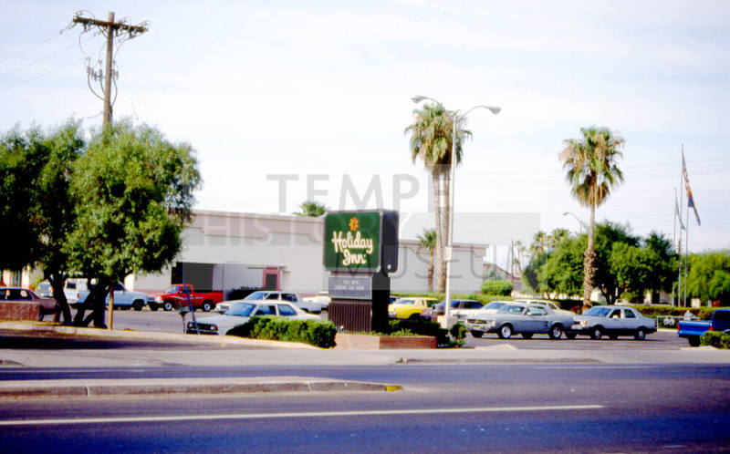 Holiday Inn sign, 915 E. Apache Blvd.