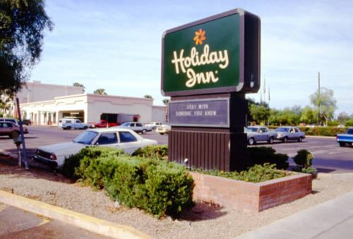 Holiday Inn sign, 915 E. Apache Blvd.