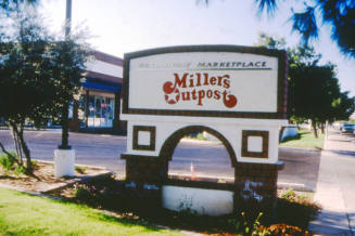 Broadway Marketplace sign, 913 E. Broadway Rd.