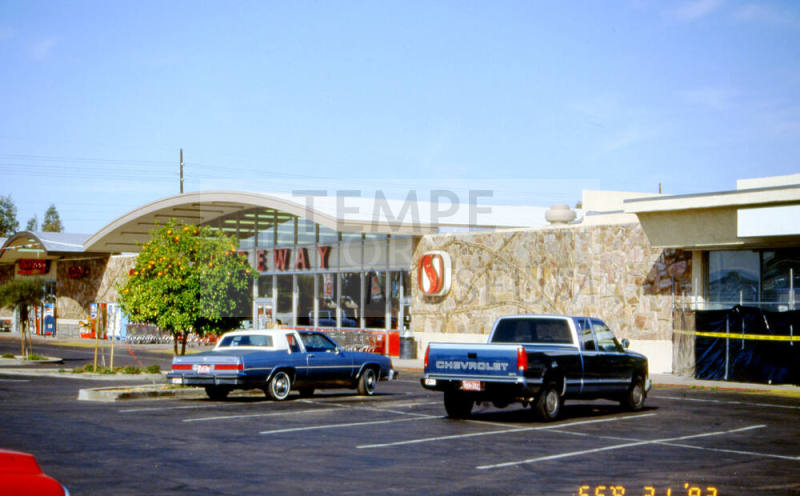 Safeway, 926 E. Broadway Rd.
