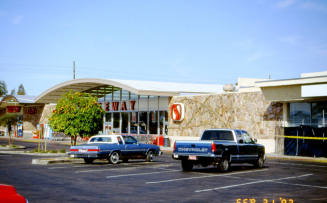 Safeway, 926 E. Broadway Rd.