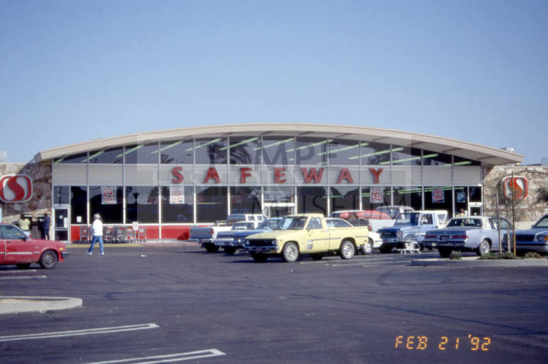 Safeway, 926 E. Broadway Rd.