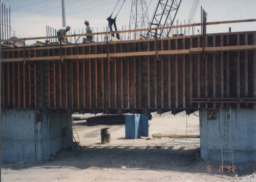 Pour - Pier 1 Cap