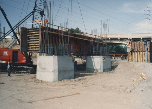 Setting Pier 1 Cap Form on Columns