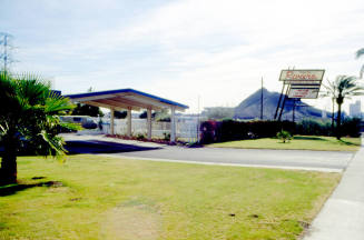 Park Riveria Motor Hotel, 715 N. Mill Ave.