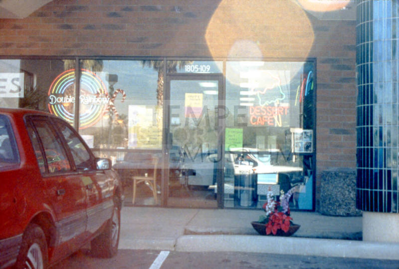 Cafe, 1805 E. Elliot Rd.