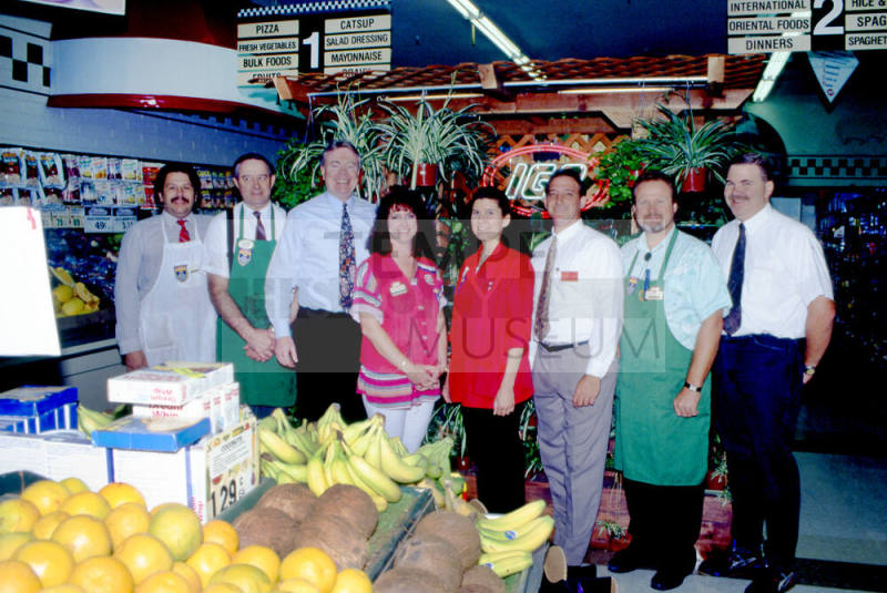 Store employees, Stabler's Market, University Dr. and Mill Ave.