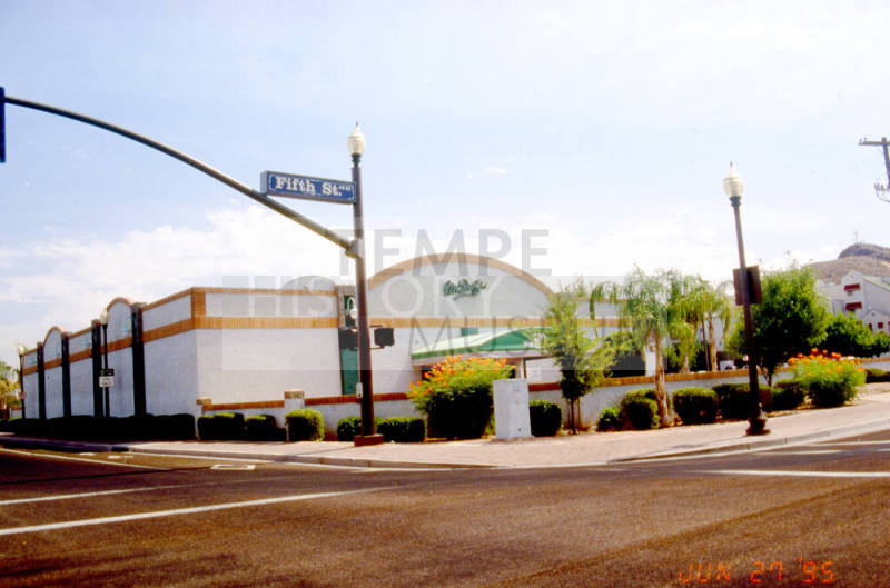 McDuffy's, 230 W. 5th St.